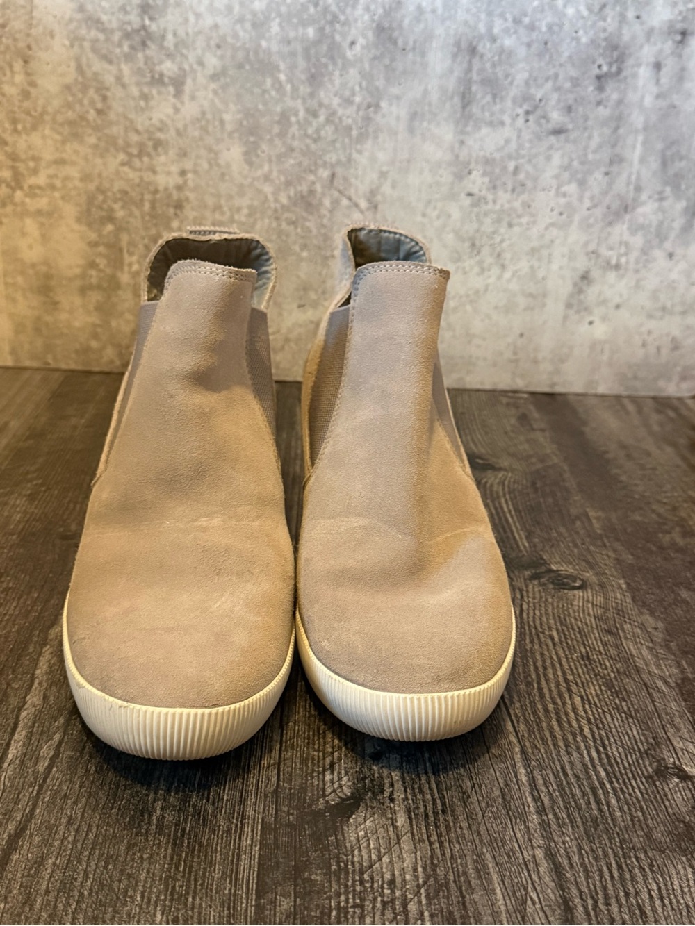 Women's Slip-On Wedge Suede Sneakers in Gray